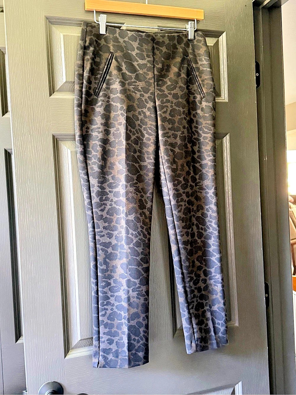 Chico's Animal Print Trousers in Black & Brown Size 0P Like New